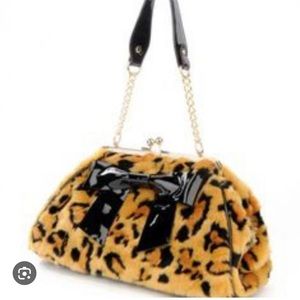 Pinupgirlclothing faux leopard fur ameba bag